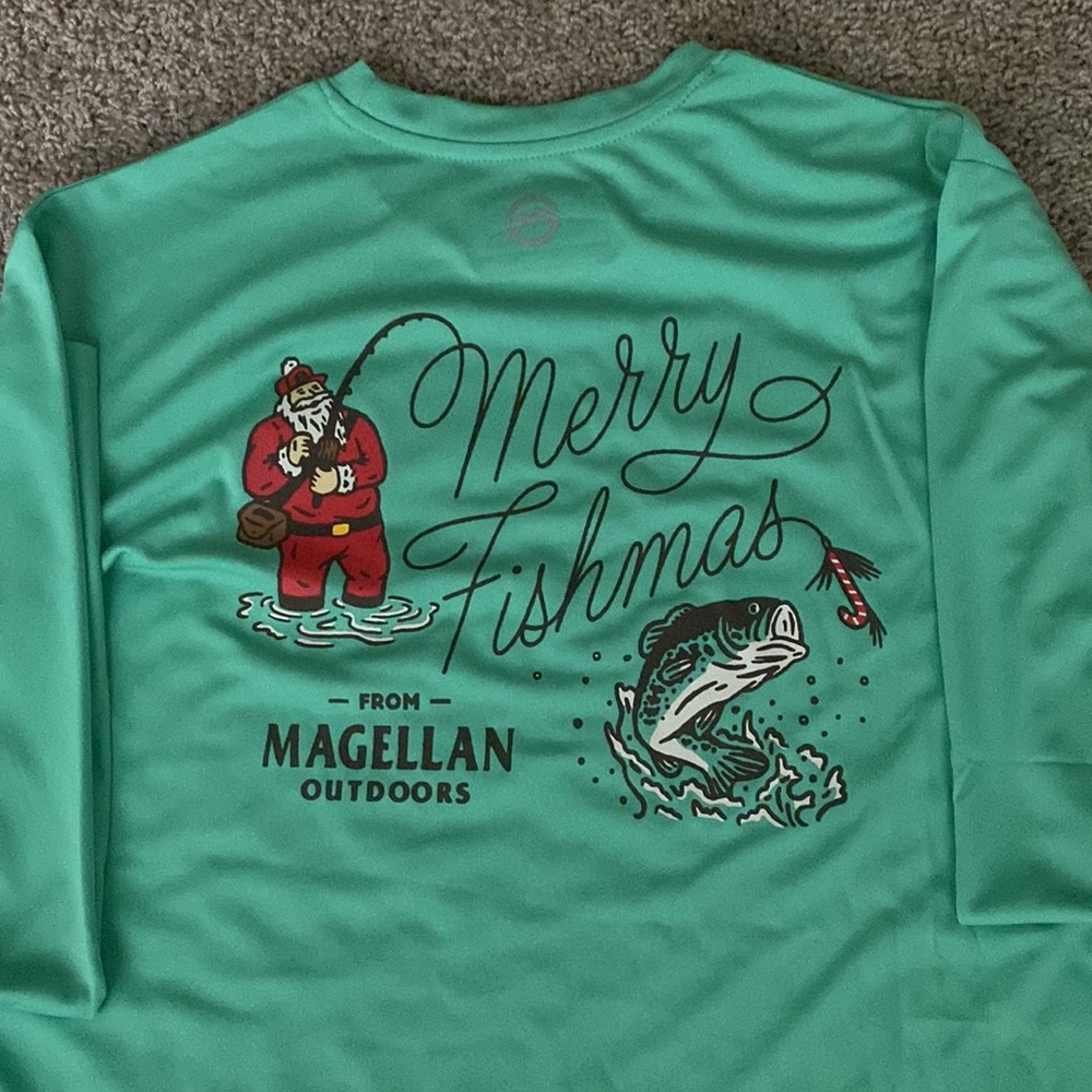Never been worn Christmas themedMagellan long-sleeve fish gear classic fit